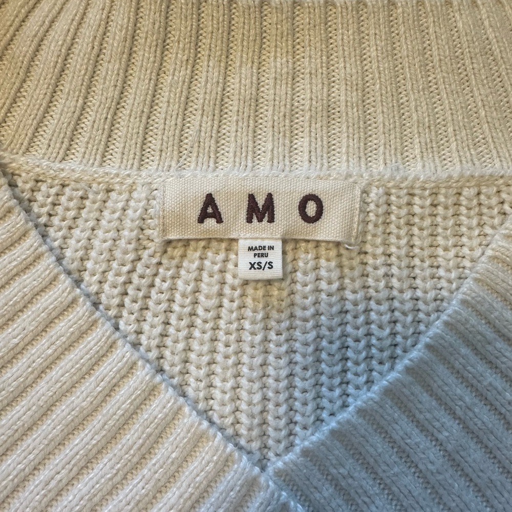 AMO Aurora Cream V-Neck Shaker Stitch Women's Sweater - Picture 5 of 6